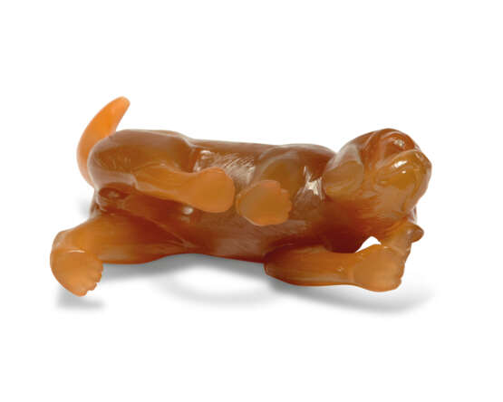 A JEWELLED AGATE MODEL OF A BLOODHOUND - Foto 4