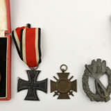 KONVOLUT MILITARIA, Orden/Anhänger aus 1.und 2. Weltkrieg, Eisen/Bronze/Zink versilbert, Deutsches Reich 1914-1944 - photo 1