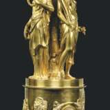 A PAIR OF LARGE FRENCH ORMOLU CENTREPIECES - Foto 6