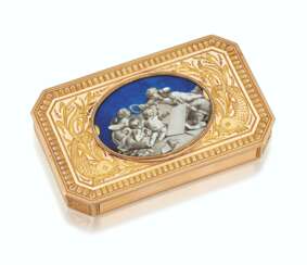 AN AUSTRIAN GOLD SNUFF-BOX SET WITH A MINIATURE