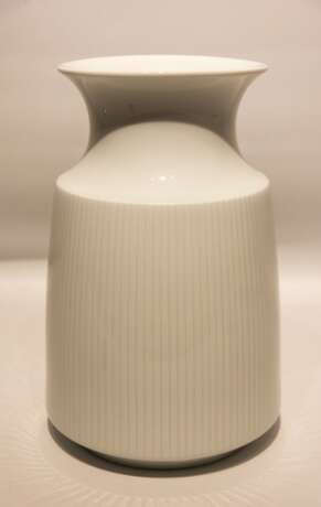 ROSENTHAL STUDIO LINE VASE, glasiertes Weißporzellan, gemarkt, 20. Jahrhundert - Foto 1