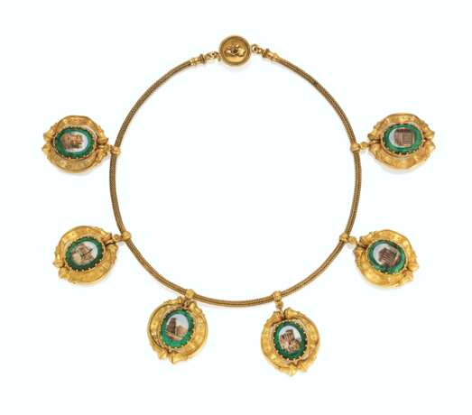  AN ITALIAN GOLD-MOUNTED NECKLACE SET WITH MICROMOSAIC PLAQUES - фото 1