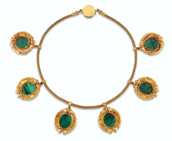  AN ITALIAN GOLD-MOUNTED NECKLACE SET WITH MICROMOSAIC PLAQUES - Foto 2