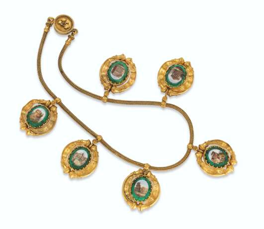  AN ITALIAN GOLD-MOUNTED NECKLACE SET WITH MICROMOSAIC PLAQUES - Foto 4