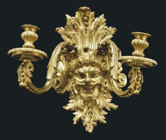 A SET OF FOUR FRENCH ORMOLU TWIN-LIGHT WALL-APPLIQUES - фото 3