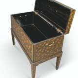 A CHINESE EXPORT BLACK AND GILT LACQUER CHEST-ON-STAND - photo 3