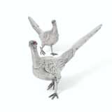 A PAIR OF GERMAN SILVER PHEASANT TABLE ORNAMENTS - Foto 4