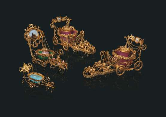 A GROUP OF FOUR ORMOLU AND OPLAINE GLASS TABLE ORNAMENTS - фото 1