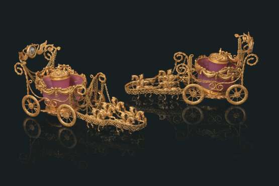 A GROUP OF FOUR ORMOLU AND OPLAINE GLASS TABLE ORNAMENTS - фото 4