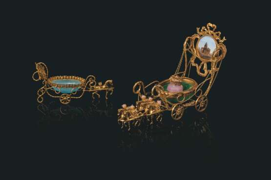 A GROUP OF FOUR ORMOLU AND OPLAINE GLASS TABLE ORNAMENTS - photo 5
