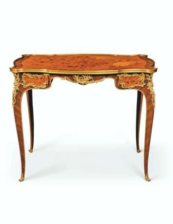 A FRENCH ORMOLU-MOUNTED KINGWOOD AND CITRONNIER FLORAL MARQUETRY WRITING TABLE - фото 1