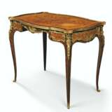 A FRENCH ORMOLU-MOUNTED KINGWOOD AND CITRONNIER FLORAL MARQUETRY WRITING TABLE - photo 2