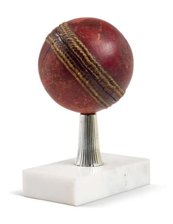 A MOUNTED CRICKET BALL - photo 2