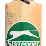 TWO GEOFFREY BOYCOTT ASHES BATS - Foto 3