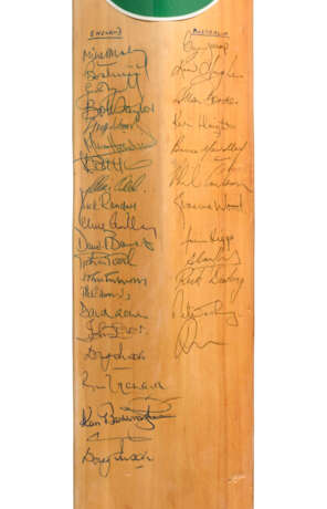 TWO GEOFFREY BOYCOTT ASHES BATS - photo 8