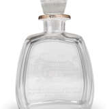 A DECANTER ENGRAVED WITH THE LORD'S PAVILION - Foto 1