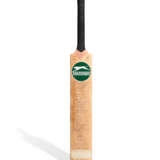 GEOFFREY BOYCOTT ENGLAND RECORD BAT - photo 1