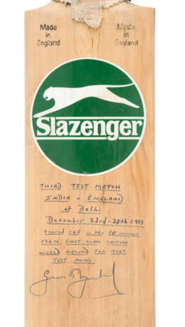 GEOFFREY BOYCOTT WORLD RECORD CRICKET BAT - photo 3