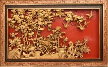 WANDPANNEL, beschnitztes Holz lackiert und bemalt, China Mitte 20. Jahrhundert