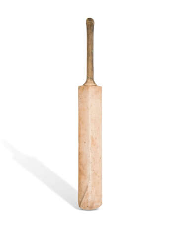 A SOLID CAST BRASS CRICKET BAT - photo 2