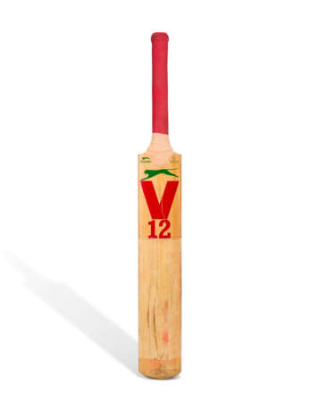 GEOFFREY BOYCOTT'S FINAL INNINGS CRICKET BAT - photo 1