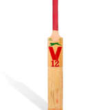 GEOFFREY BOYCOTT'S FINAL INNINGS CRICKET BAT - photo 1