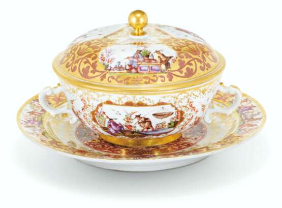 Meissen Porcelain Factory. A MEISSEN PORCELAIN TWO-HANDLED ECUELLE, COVER AND STAND - фото 6