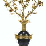 A PAIR OF RESTAURATION ORMOLU AND PATINATED-BRONZE FIVE-LIGH... - фото 7