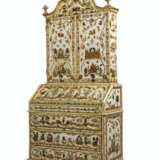 A NORTH ITALIAN PARCEL-GILT AND POLYCHROME-DECORATED 'LACCA ... - photo 1