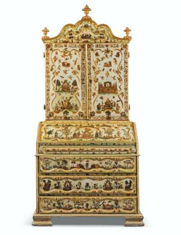 A NORTH ITALIAN PARCEL-GILT AND POLYCHROME-DECORATED 'LACCA ... - фото 2