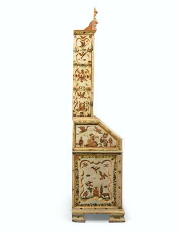 A NORTH ITALIAN PARCEL-GILT AND POLYCHROME-DECORATED 'LACCA ... - фото 5