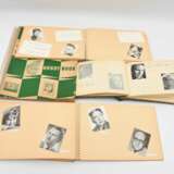 AUTOGRAMM-SAMMLUNG "DEUTSCHE STARS", vier Alben mit teils Autogrammkarten und signierten Bildern, Deutschland um 1960 - photo 1