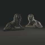 A PAIR OF LARGE ITALIAN MARBLE SEATED LIONS - Foto 3