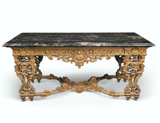 A FRENCH GILTWOOD CENTRE TABLE - photo 1