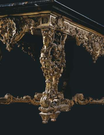 A FRENCH GILTWOOD CENTRE TABLE - photo 2