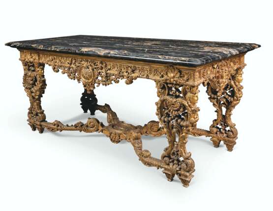 A FRENCH GILTWOOD CENTRE TABLE - photo 3
