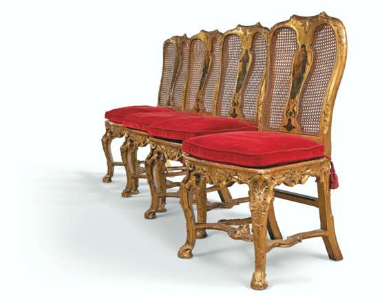 A SET OF EIGHT ITALIAN GILTWOOD, CANED AND POLYCHROME-PAINTE... - Foto 4