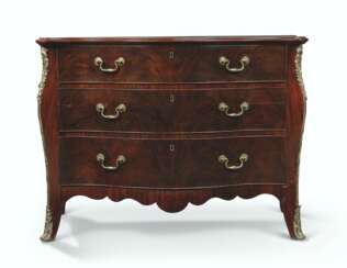 A GEORGE III BRASS-MOUNTED MAHOGANY SERPENTINE COMMODE