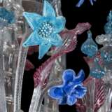 AN ITALIAN COLOURED GLASS TWELVE-LIGHT CHANDELIER - Foto 5