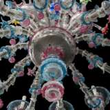 AN ITALIAN COLOURED GLASS TWELVE-LIGHT CHANDELIER - Foto 6