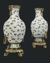 A PAIR OF FRENCH 'CHINOISERIE' GILT AND PATINATED-BRONZE MOU...