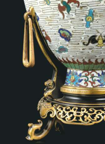 Barbedienne, Ferdinand. A PAIR OF FRENCH 'CHINOISERIE' GILT AND PATINATED-BRONZE MOU... - Foto 4