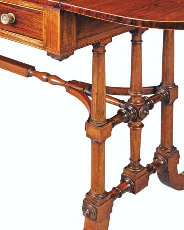 A REGENCY INDIAN AND BRAZILIAN ROSEWOOD SOFA TABLE - Foto 3