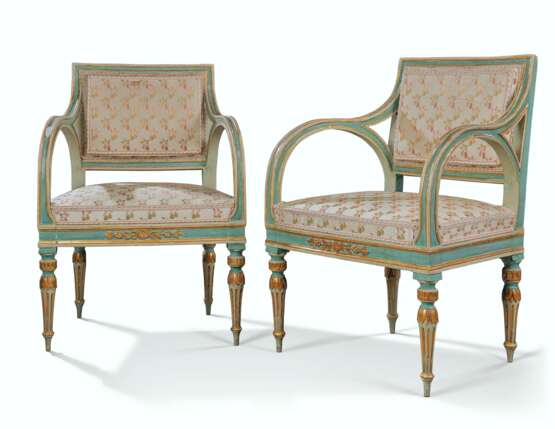 A PAIR OF NORTH ITALIAN BLUE-PAINTED AND PARCEL-GILT FAUTEUI... - Foto 1