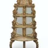 AN ITALIAN WHITE-PAINTED PARCEL-GILT PINE ETAGERE - фото 1