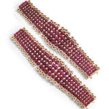 IMPORTANT PAIR OF RUBY AND DIAMOND BRACELETS, VERGER FRÈRES ... - Foto 2