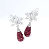 Harry Winston. MAGNIFICENT PAIR OF DIAMOND CLUSTER EARRINGS, HARRY WINSTON ... - Foto 2
