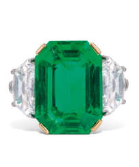 IMPORTANT EMERALD AND DIAMOND RING