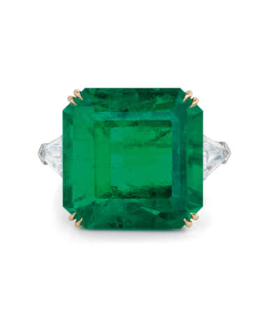 EMERALD AND DIAMOND RING - photo 1