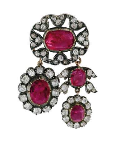 RUBY AND DIAMOND CHOKER, BROOCH, EARRING AND RING SUITE - Foto 3